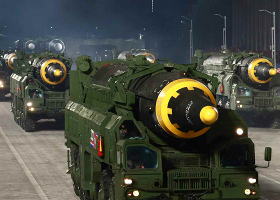 Triều Tiên khoe dàn khí tài cực khủng trong lễ duyệt binh lúc 0h ảnh 32