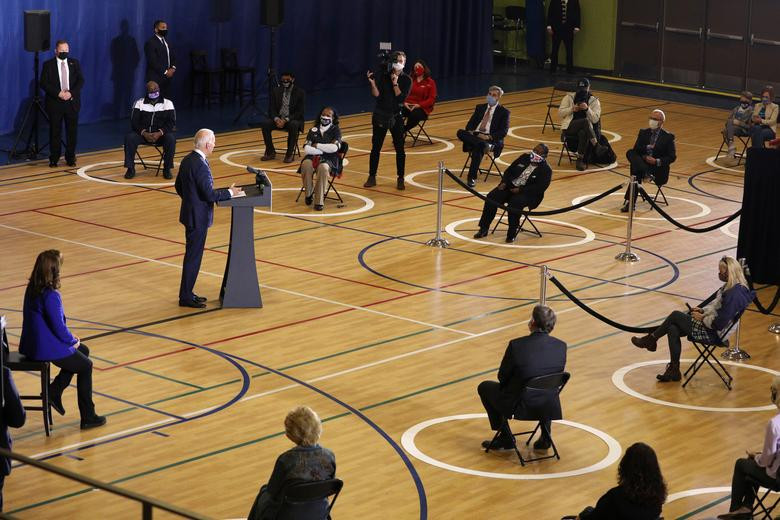 Hai ông Trump - Biden và cách vận động cử tri trái ngược giữa mùa dịch ảnh 10