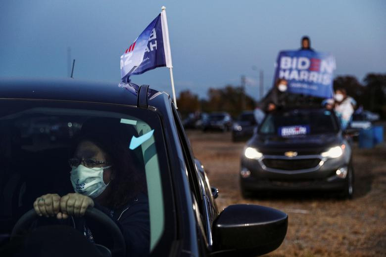 Hai ông Trump - Biden và cách vận động cử tri trái ngược giữa mùa dịch ảnh 17
