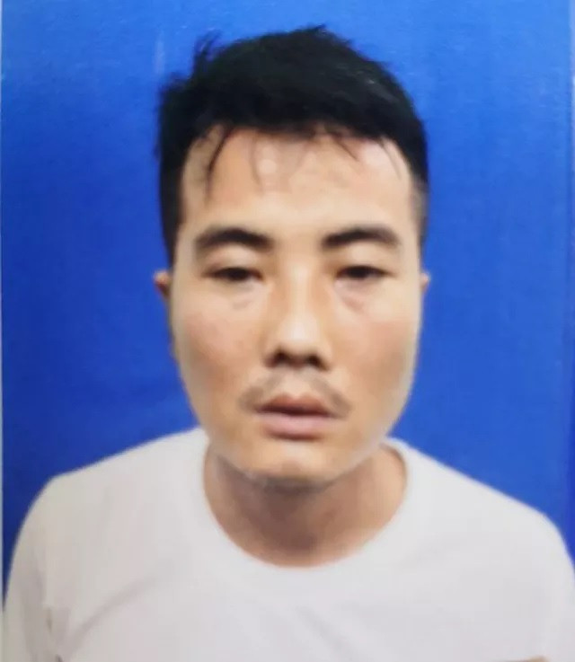 Bị dừng xe kiểm tra, rút dao đâm trọng thương CSGT ảnh 1