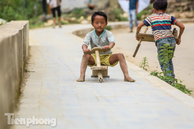 Nín thở thú trượt xe tự chế của các ‘tay đua nhí’ vùng cao ảnh 8