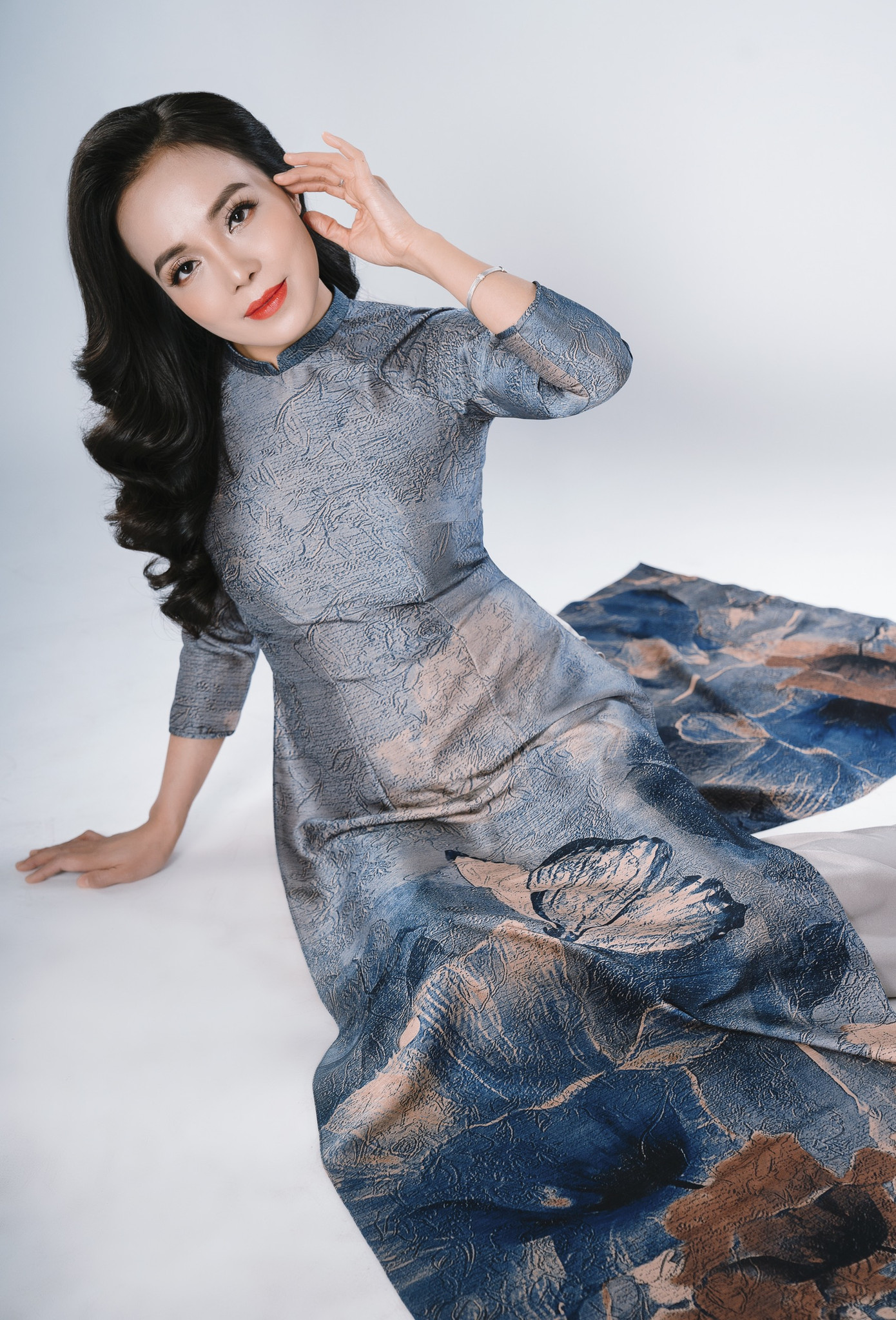 Ca sĩ Lan Anh xây nhà mới cho bố mẹ ăn Tết ảnh 4