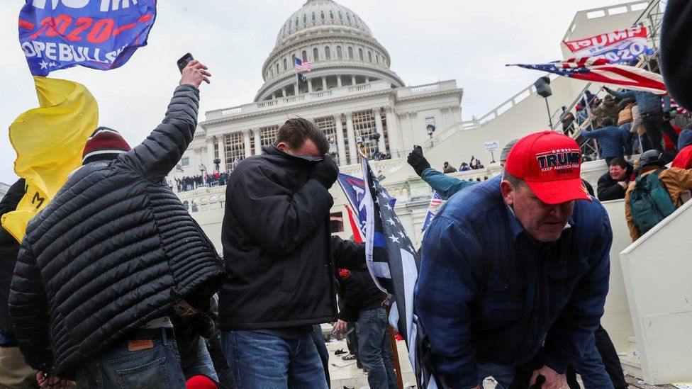 Giới chức Anh lên án mạnh mẽ tình trạng bạo loạn ở điện Capitol ảnh 1