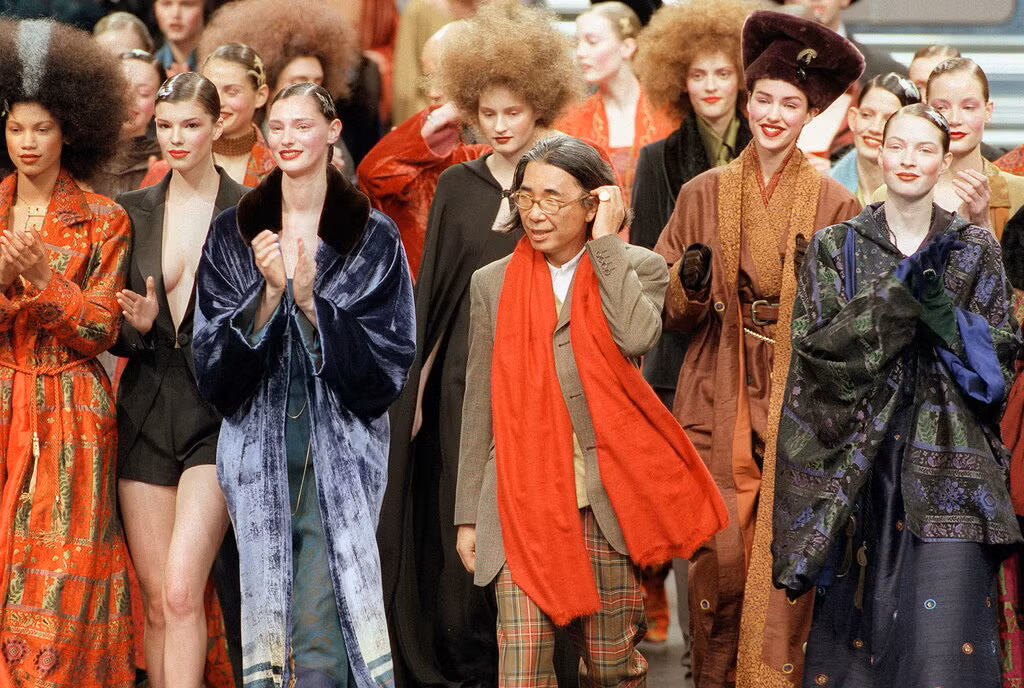 'Huyền thoại' thời trang Nhật Bản Kenzo Takada qua đời vì COVID-19 ảnh 2