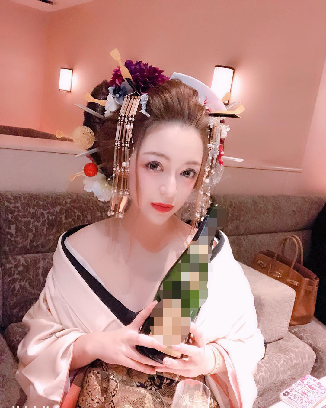 Vẻ nóng bỏng của nữ geisha 'đắt giá' nhất Nhật Bản ảnh 1