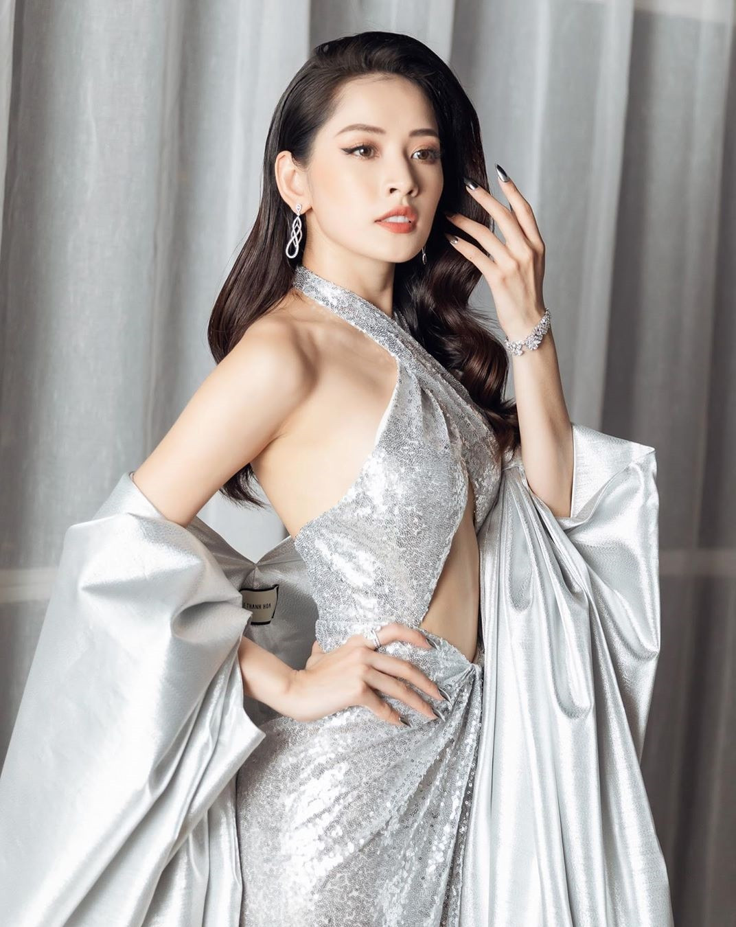 Chi Pu được báo Trung tôn ‘Đệ nhất mỹ nhân Việt Nam’, đẹp hơn Triệu Lệ Dĩnh ảnh 2