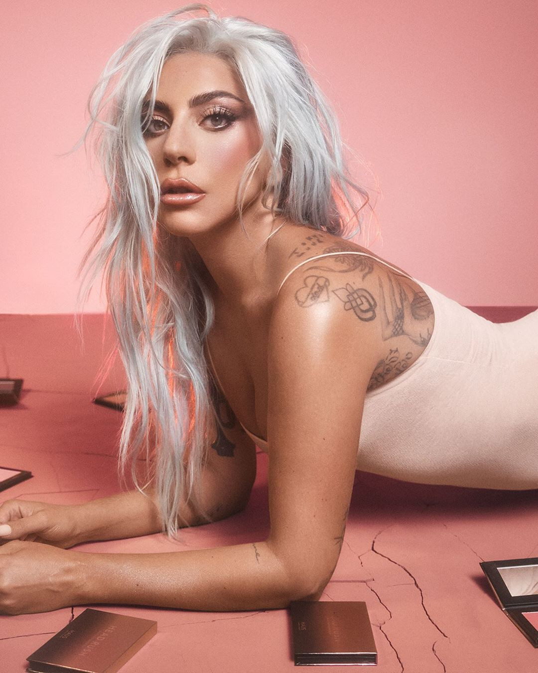 Lady Gaga bán nude táo bạo, khoe đường cong ‘bỏng mắt’ ảnh 4