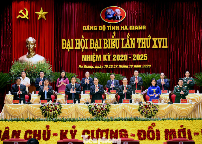 Bầu Đoàn Chủ tịch điều hành đại hội Đảng bộ Hà Giang ảnh 1