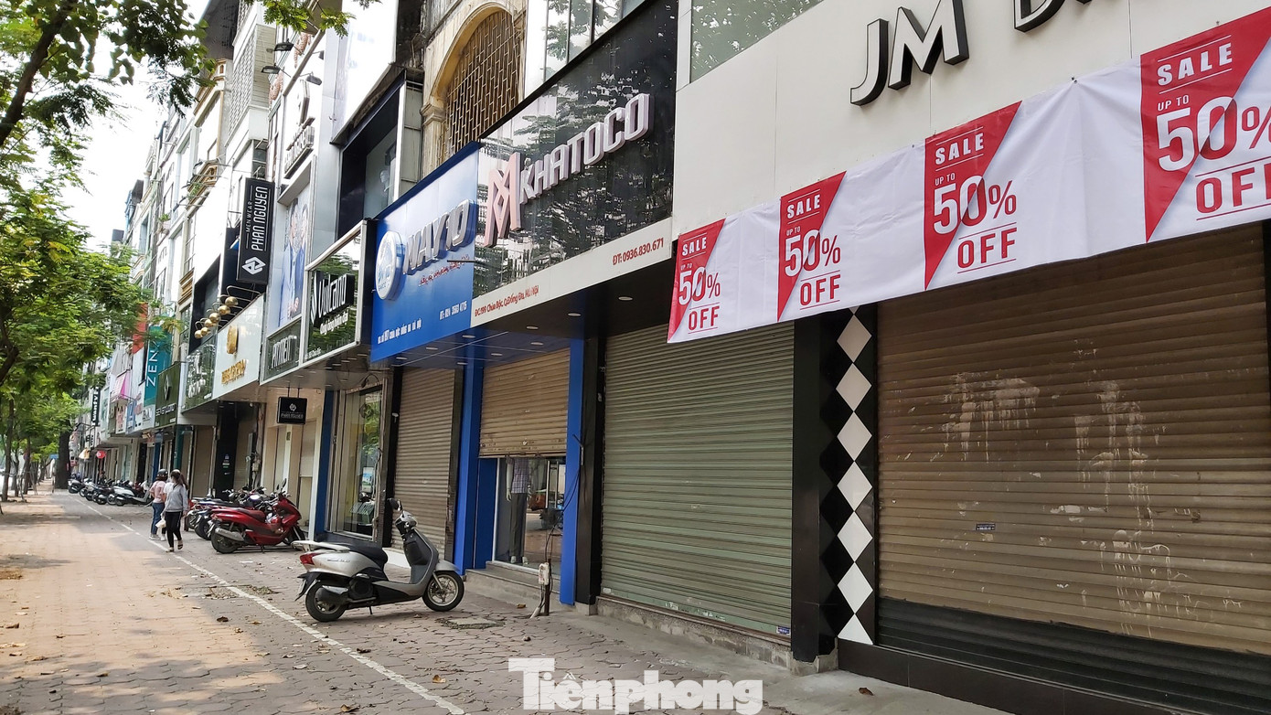 Bất chấp khuyến cáo, trà đá vỉa hè Hà Nội vẫn tấp nập khách ảnh 5