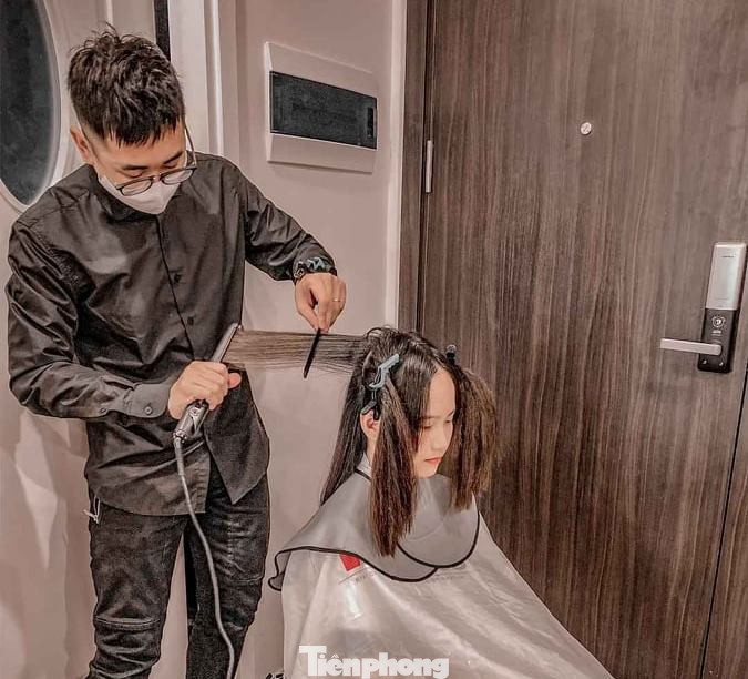 Dịch vụ cắt tóc lưu động nở rộ trong dịch COVID-19 ảnh 2