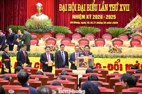 Đại tướng Ngô Xuân Lịch: Hà Giang là địa bàn chiến lược, có lợi thế lớn về du lịch ảnh 3