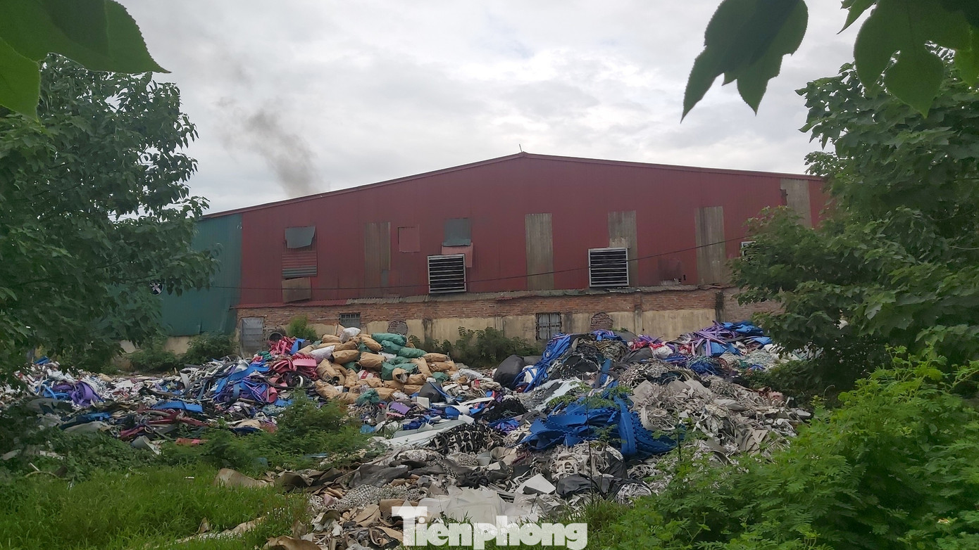 Loạt nhà xưởng trái phép, dùng cao su làm chất đốt ở Hà Nội ảnh 3