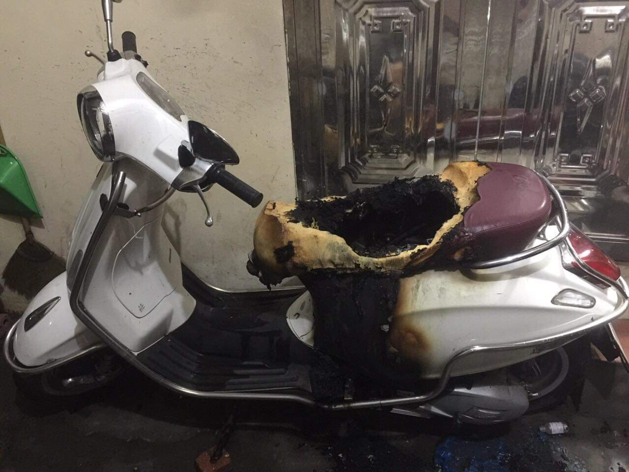 Điều tra việc một gia đình ở Hà Nội nhiều lần bị đốt xe máy đắt tiền ảnh 1
