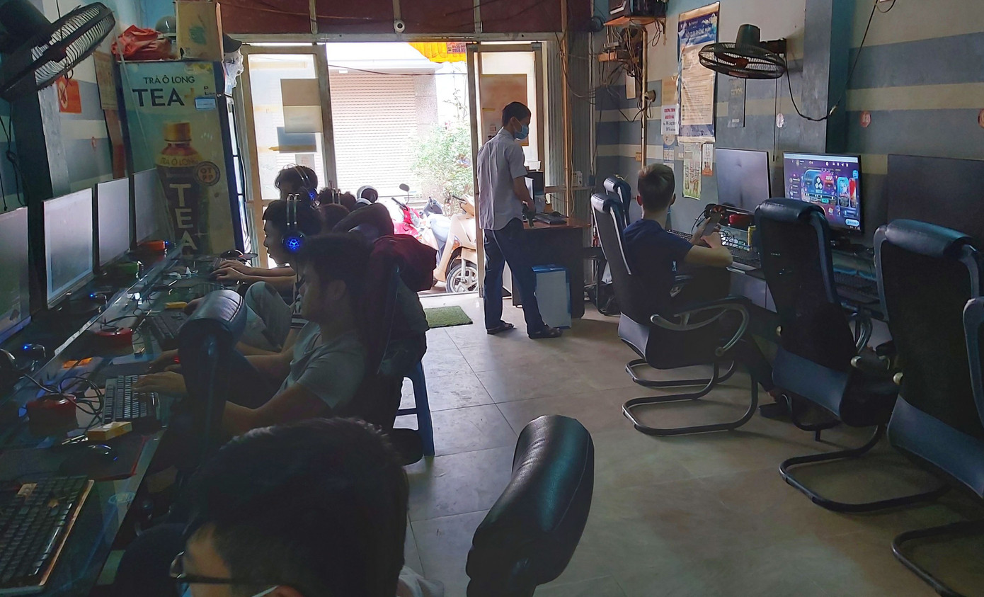 Nhiều quán game vẫn sôi động sau lệnh cấm của Chủ tịch Hà Nội ảnh 5