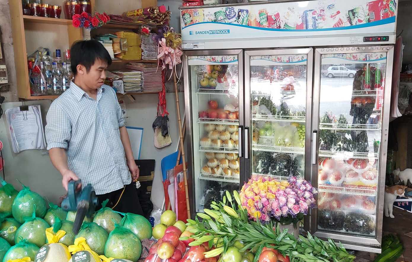 Ngày 8/3, hoa tại Hà Nội giảm giá mạnh vẫn ít người mua ảnh 9