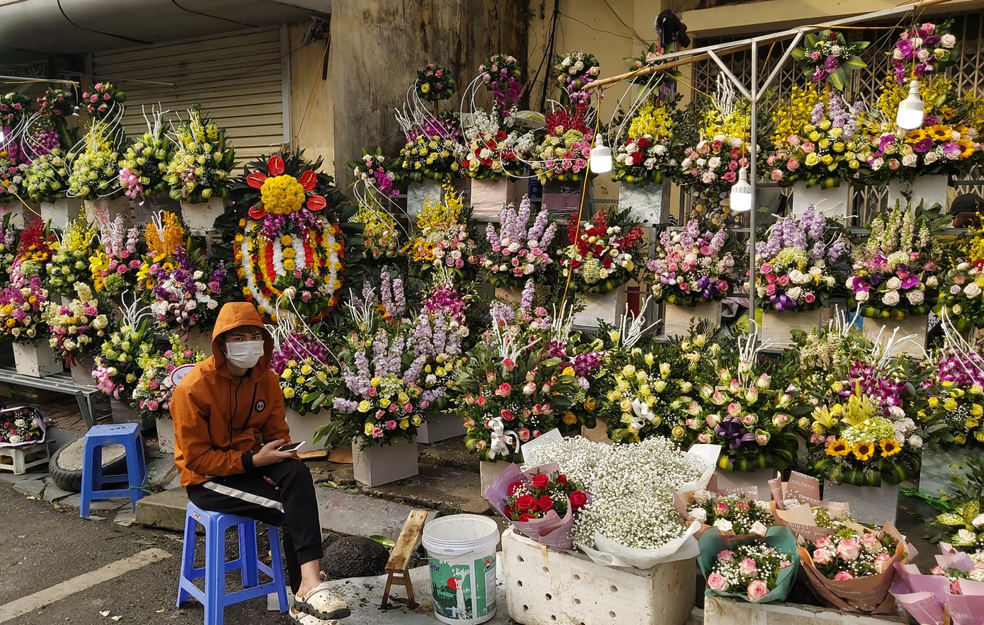 Ngày 8/3, hoa tại Hà Nội giảm giá mạnh vẫn ít người mua ảnh 6