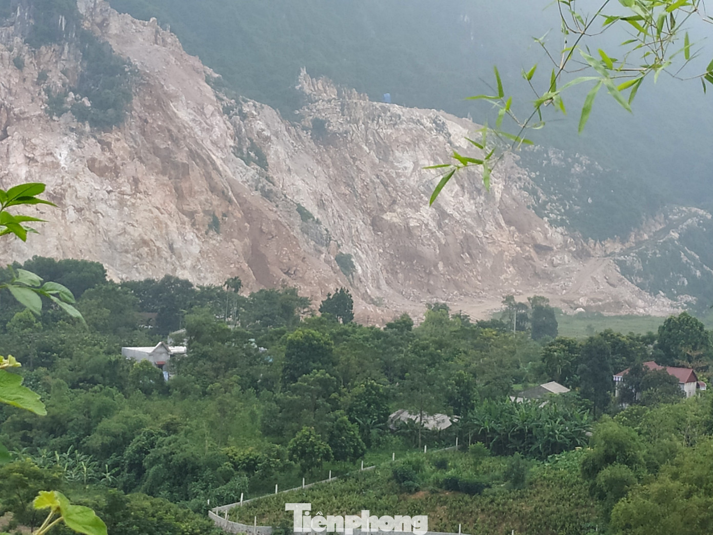 Khu dân cư ở Hòa Bình khốn khổ vì công trường khai thác đá nổ mìn ngày đêm ảnh 3