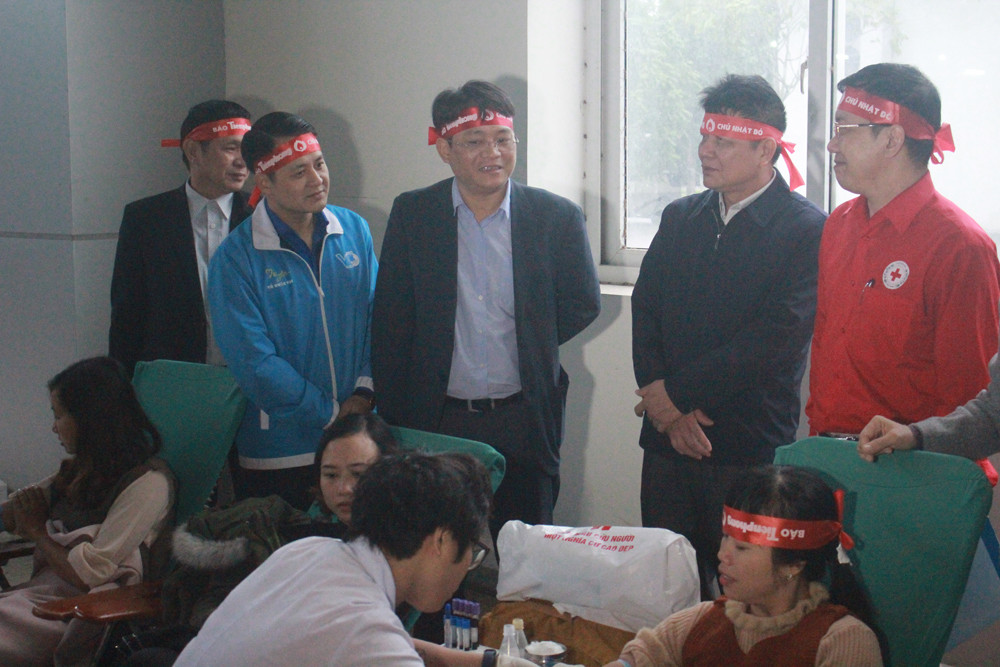 Hơn 1000 tình nguyện viên Ninh Bình hưởng ứng Chủ nhật Đỏ ảnh 3