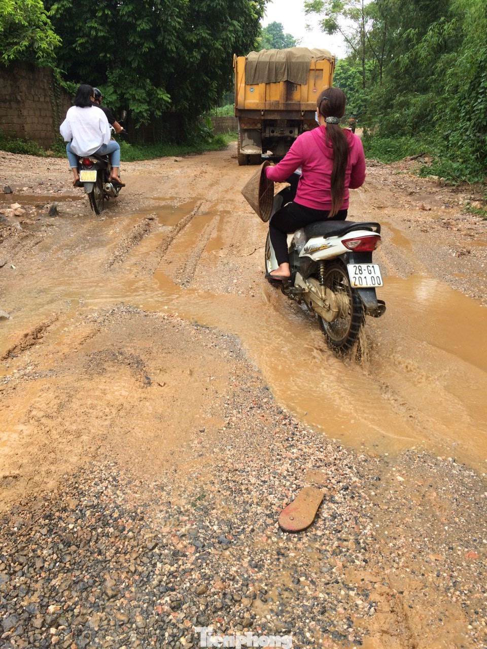 Khu dân cư ở Hòa Bình khốn khổ vì công trường khai thác đá nổ mìn ngày đêm ảnh 12