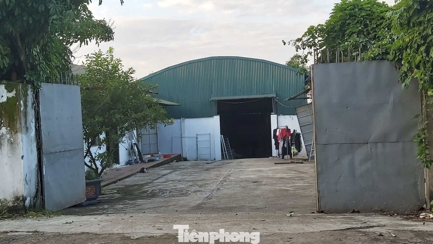 Cận cảnh nhà xưởng ô nhiễm bủa vây trường học, khu dân cư ở Hà Nội ảnh 8