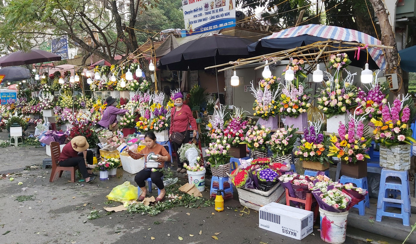 Ngày 8/3, hoa tại Hà Nội giảm giá mạnh vẫn ít người mua ảnh 4
