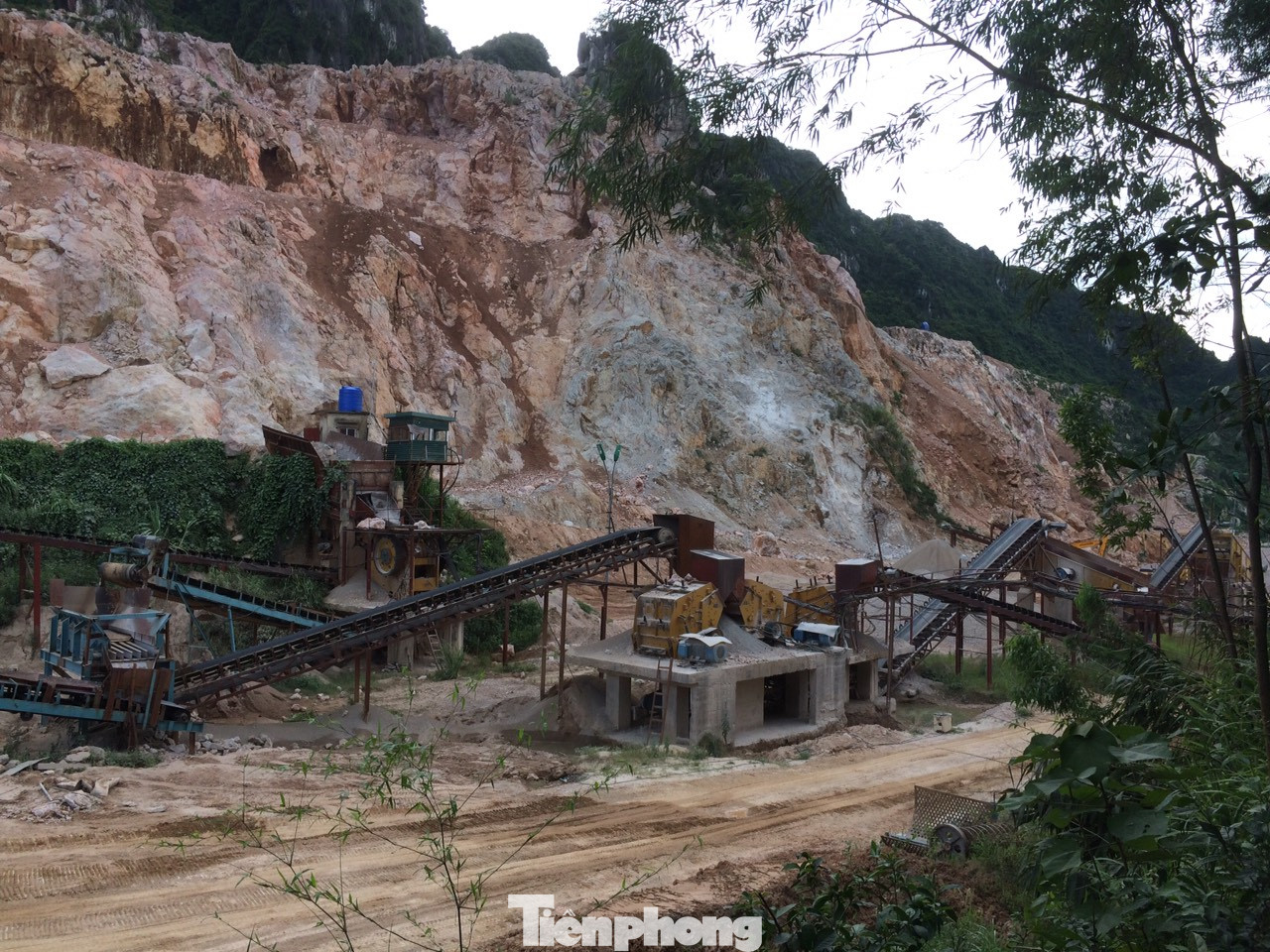 Khu dân cư ở Hòa Bình khốn khổ vì công trường khai thác đá nổ mìn ngày đêm ảnh 7