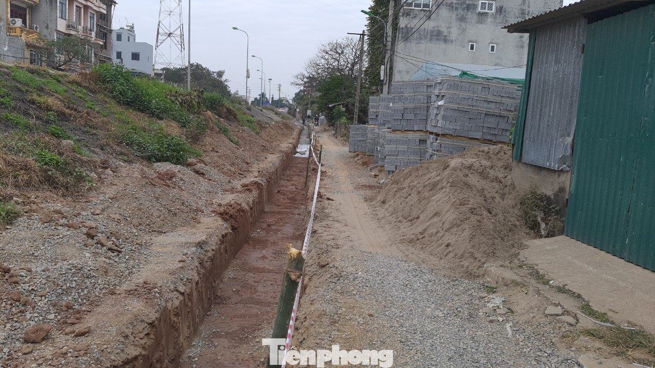 Sửa chữa con đường nhằng nhịt 'ổ trâu' giữa Thủ đô ảnh 1