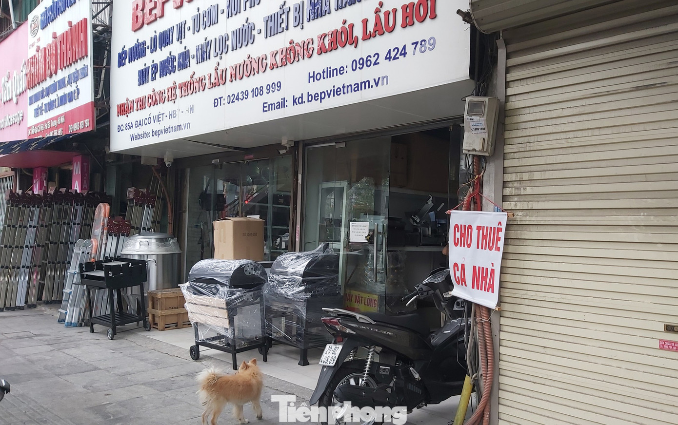 Hàng loạt khách sạn, cửa hàng Hà Nội treo biển cho thuê sau Tết ảnh 10