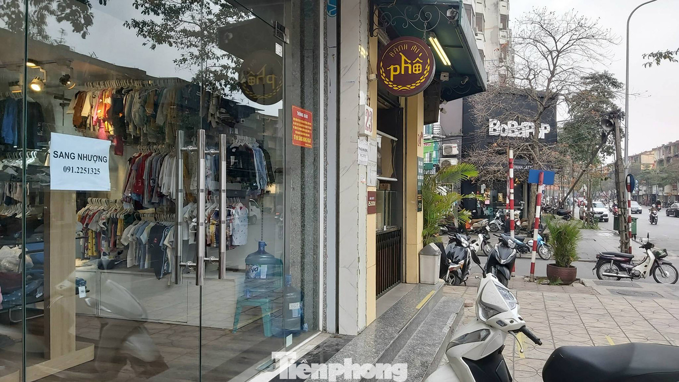 Hàng loạt khách sạn, cửa hàng Hà Nội treo biển cho thuê sau Tết ảnh 4