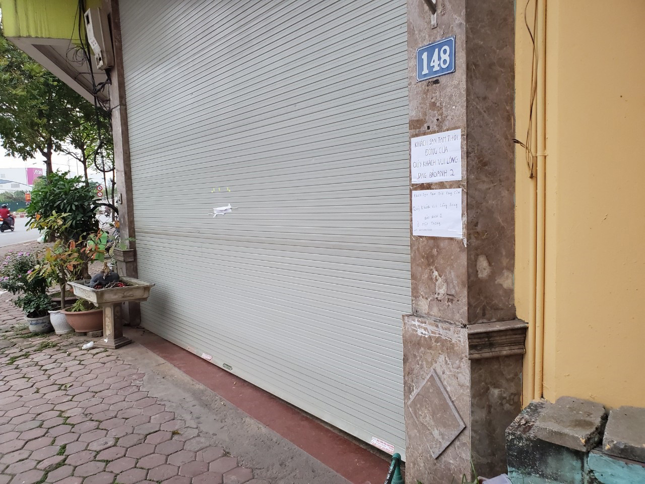 Cách ly 2 người trong khách sạn nơi nữ tiếp viên mắc Covid-19 lưu trú ảnh 3