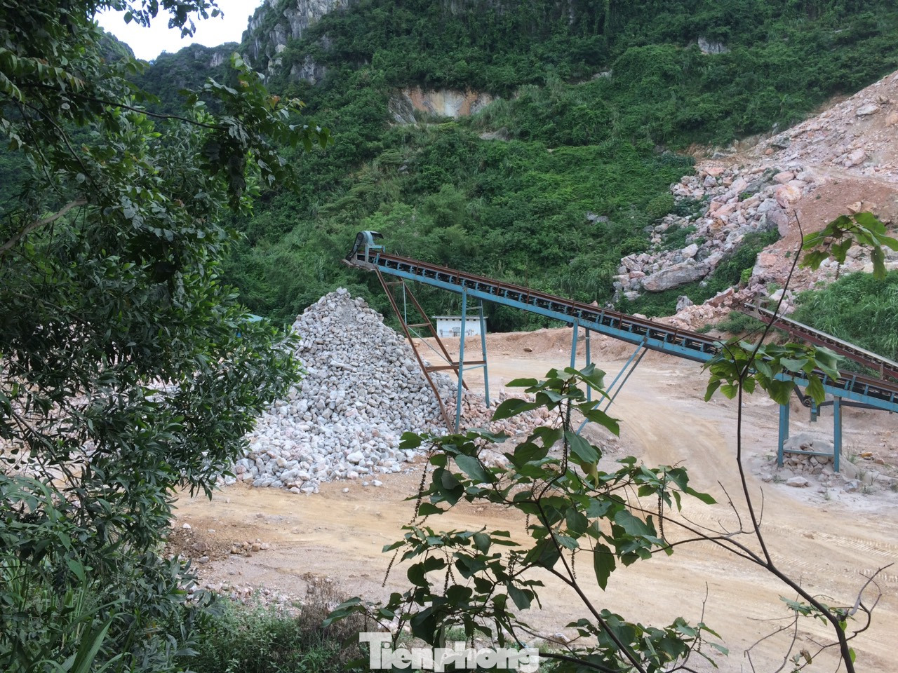 Khu dân cư ở Hòa Bình khốn khổ vì công trường khai thác đá nổ mìn ngày đêm ảnh 4