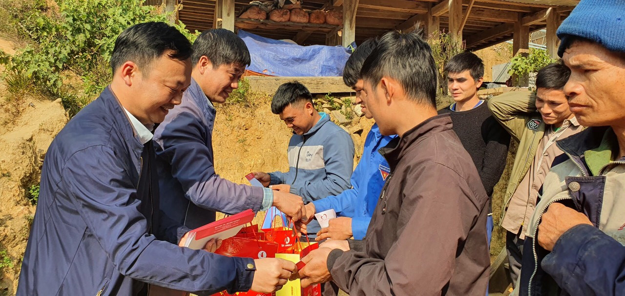 Tập đoàn Vingroup mang Tết sớm đến cho các hộ nghèo miền núi Thanh Hóa ảnh 5