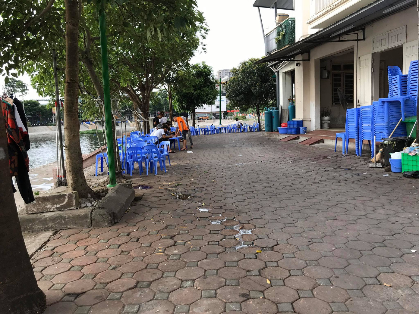 Công an phường dẹp nửa chừng, dân nơm nớp lo dịch ảnh 9