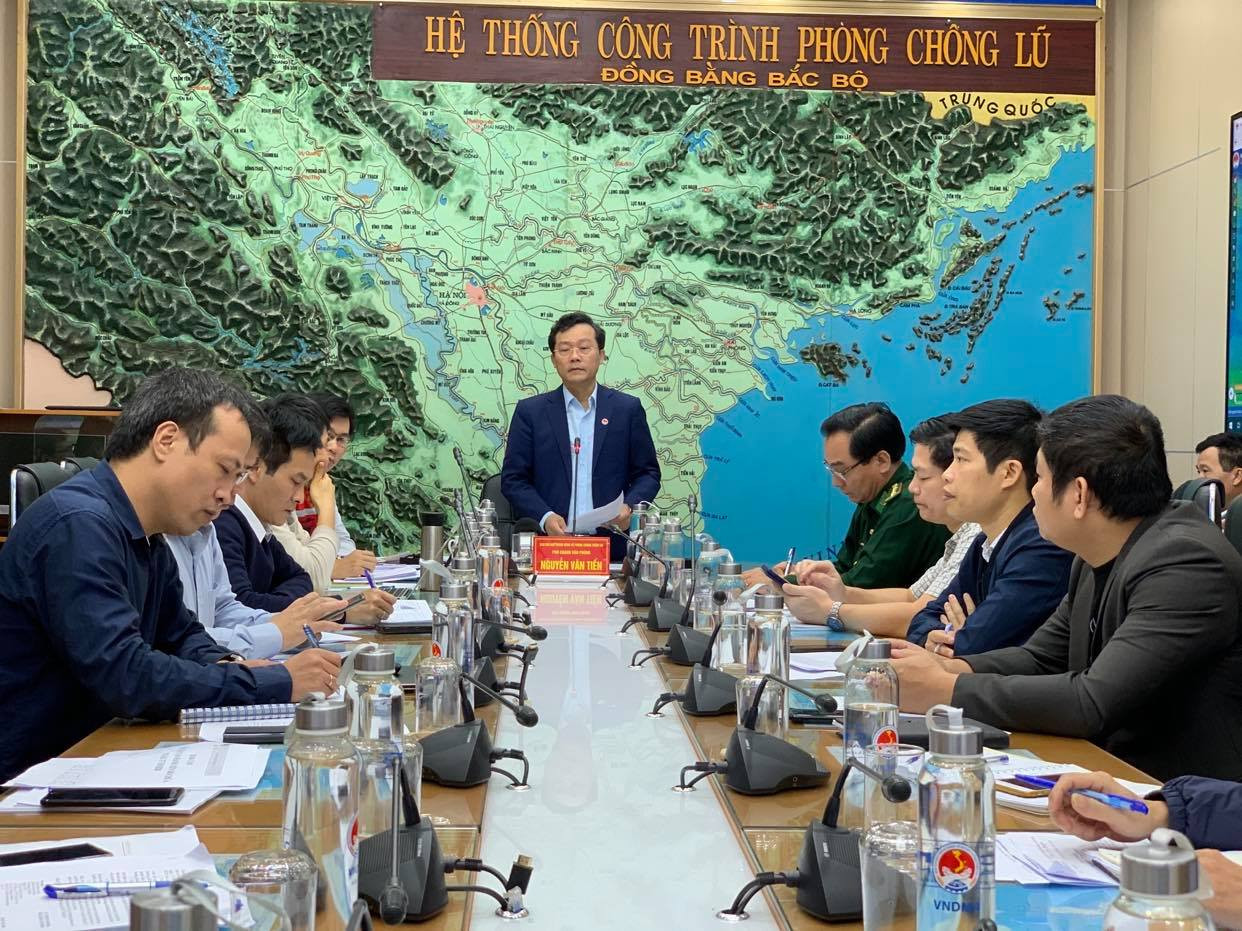 Hơn 100 người xuyên đêm vào hiện trường cứu hộ vụ lở đất vùi lấp 22 cán bộ, chiến sĩ ảnh 3