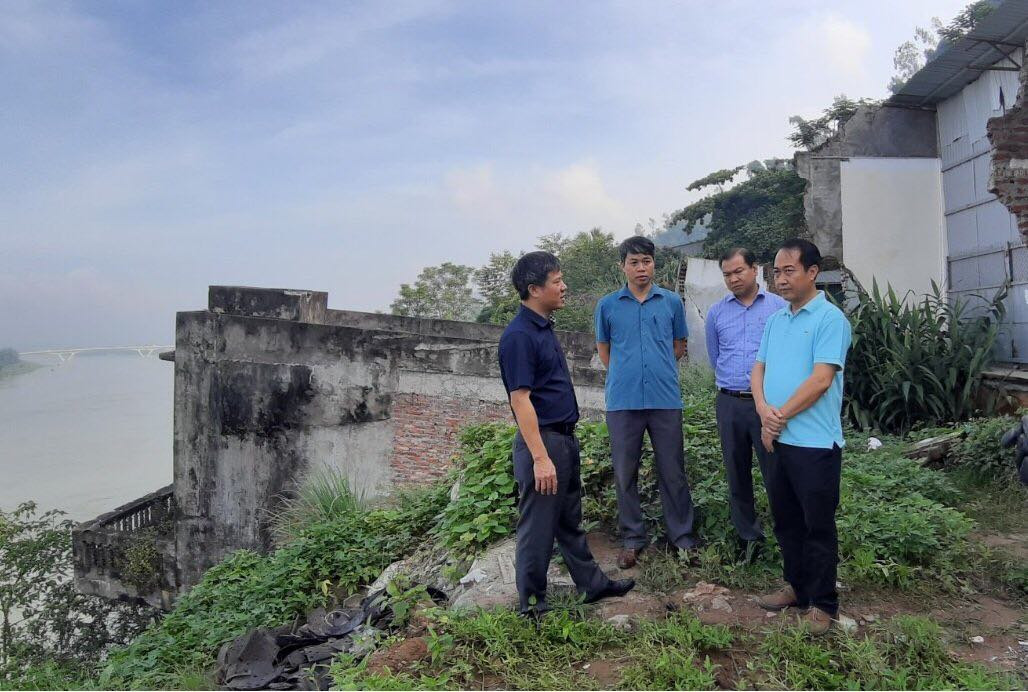 Thuỷ điện Hoà Bình đóng bớt 1 cửa xả lũ ảnh 1