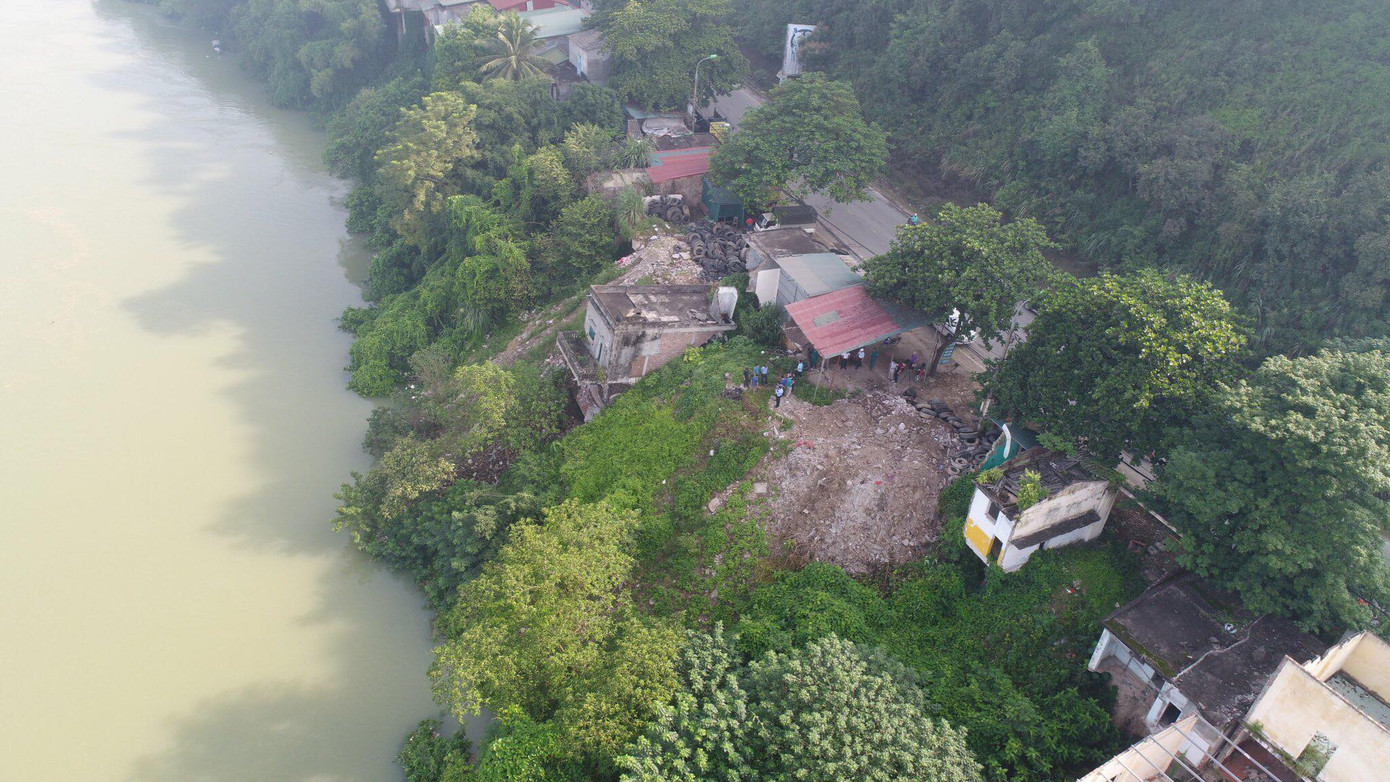 Thuỷ điện Hoà Bình đóng bớt 1 cửa xả lũ ảnh 2