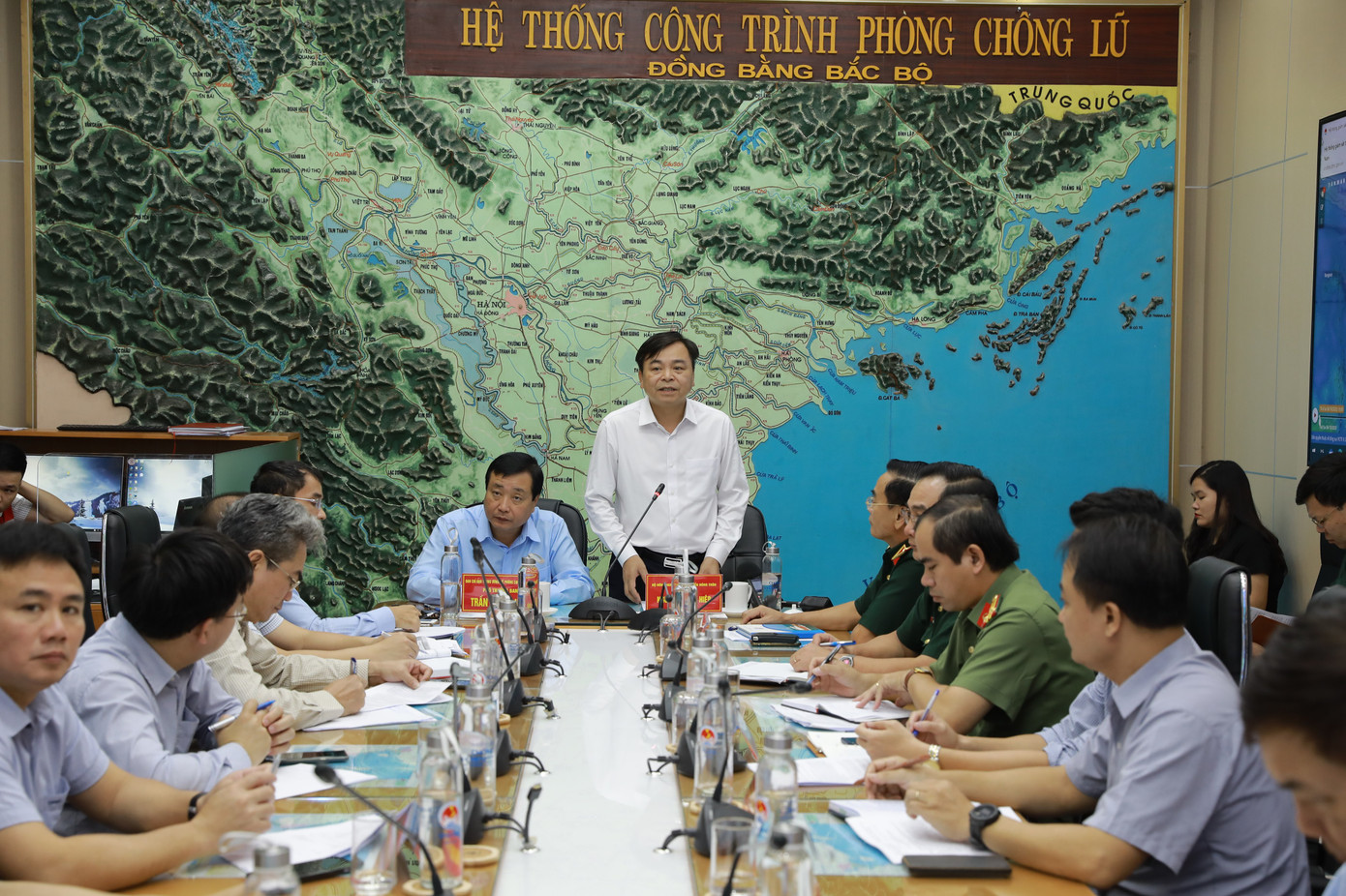 Mưa lớn tới tấp, miền Trung lo lũ chồng lũ ảnh 2