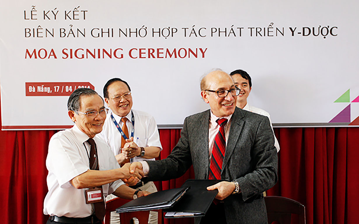 Học Dược sĩ Đại học DTU để trở thành những Dược sĩ có chuyên môn và trách nhiệm ảnh 1