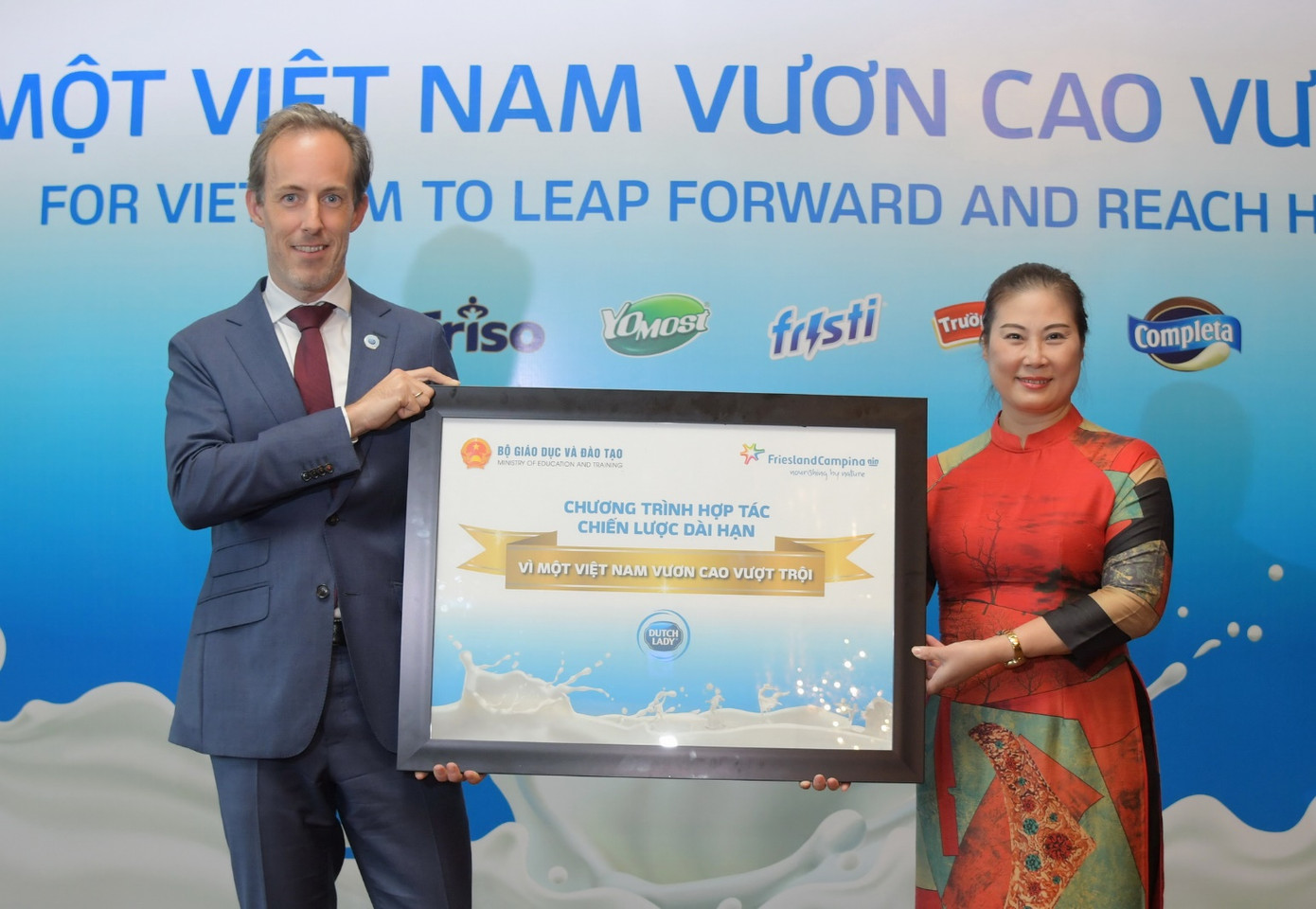 Sữa cô gái Hà Lan đầu tư 55 tỷ đồng vào giáo dục ảnh 1