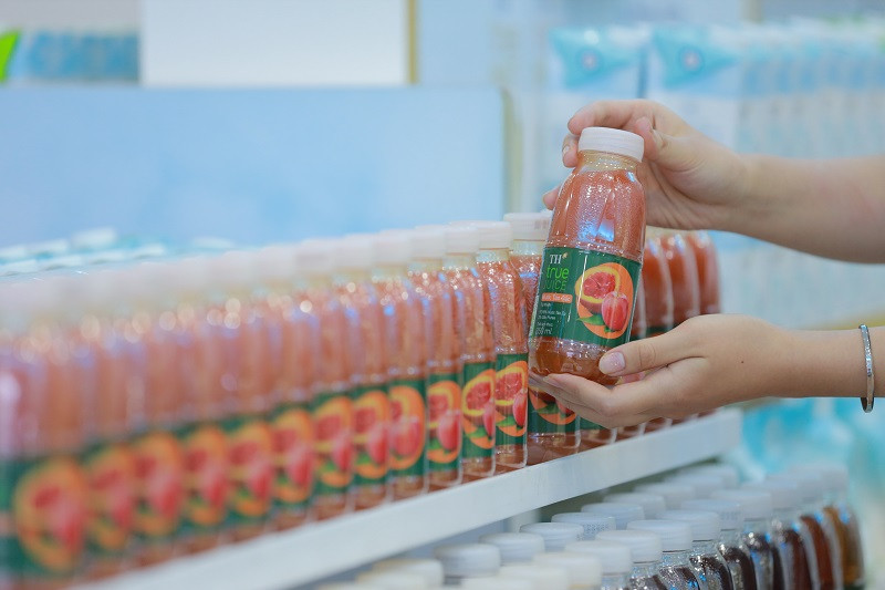 Bác sĩ dinh dưỡng chỉ ra cách chọn nước ép trái cây đóng chai tốt cho sức khỏe ảnh 3