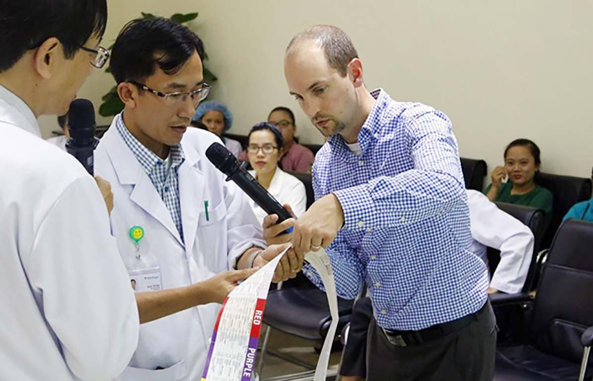 Thạc sĩ Điều dưỡng ĐH Duy Tân làm Điều dưỡng trưởng, Khoa Cấp cứu Bệnh viện Hoàn Mỹ ảnh 2