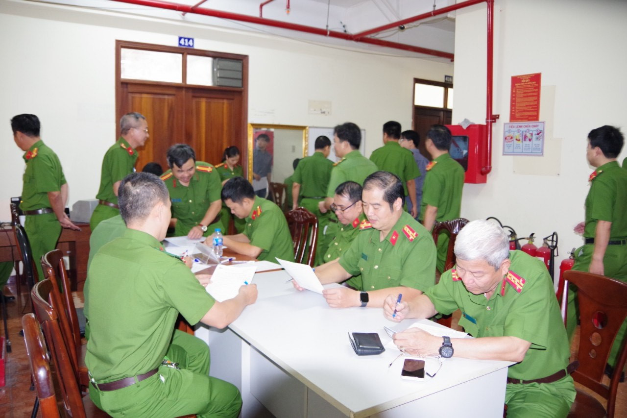 Văn phòng Cơ quan CSĐT Bộ Công an tích cực hiến máu cứu người ảnh 1