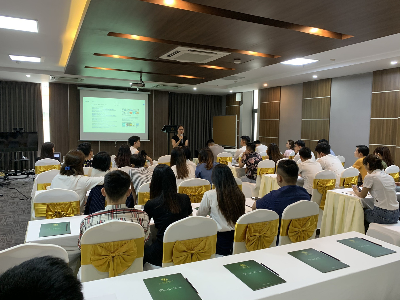 Phụng sự xã hội – Lời giải cho bài toán trường tồn của doanh nghiệp ảnh 2