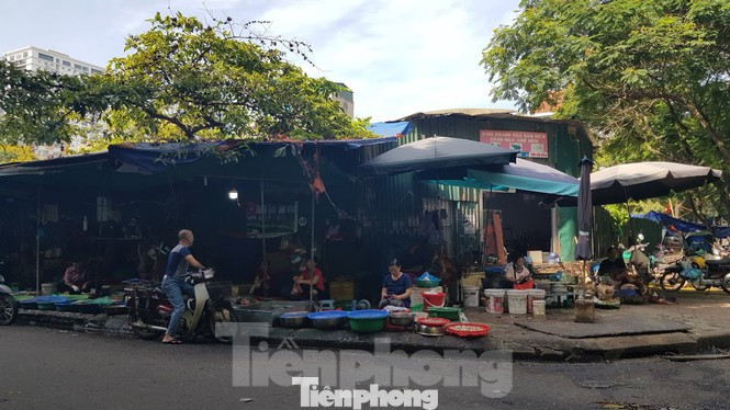 Cận cảnh ô 'đất vàng' dịch vụ cuối cùng đô thị mẫu Hà Nội bỏ hoang 20 năm ảnh 14