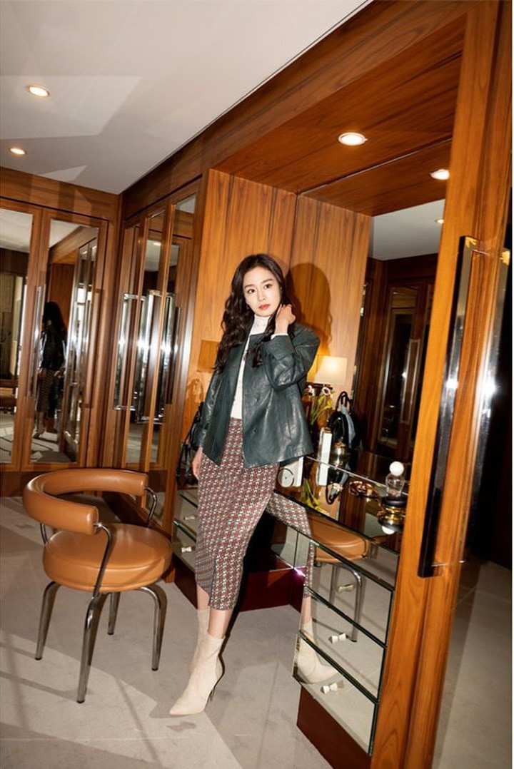 Kim Tae Hee nhan sắc quyến rũ đáng ngưỡng mộ ở tuổi 40 ảnh 6