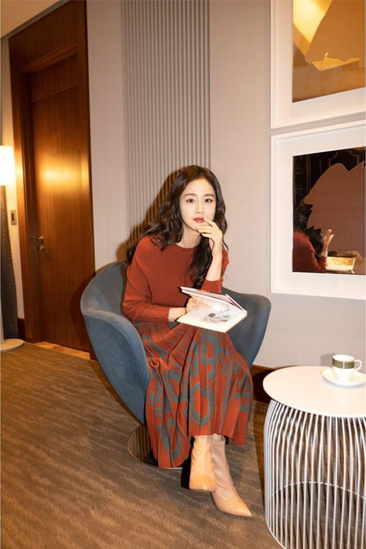 Kim Tae Hee nhan sắc quyến rũ đáng ngưỡng mộ ở tuổi 40 ảnh 8