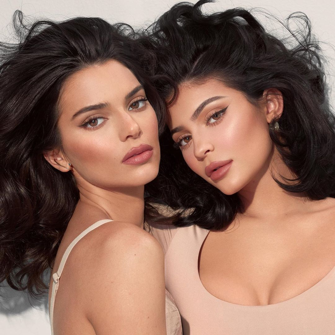 Kendall Jenner thả dáng tuyệt đẹp cùng vợ Justin Bieber trên biển ảnh 10