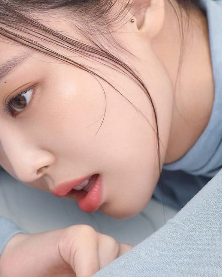 Giới trẻ mê mẩn gu trang điểm và thời trang của Jennie, Jisoo nhóm BlackPink ảnh 8