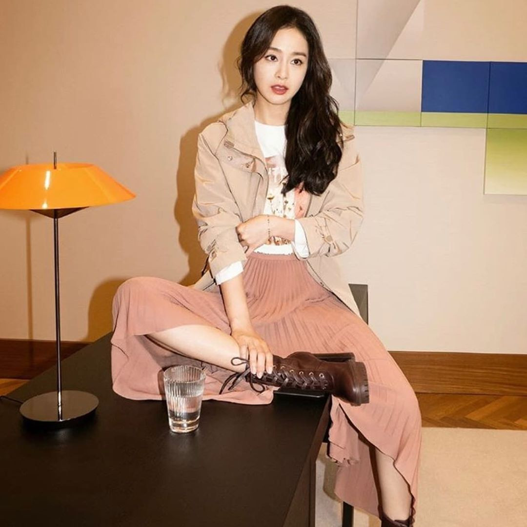 Kim Tae Hee nhan sắc quyến rũ đáng ngưỡng mộ ở tuổi 40 ảnh 10