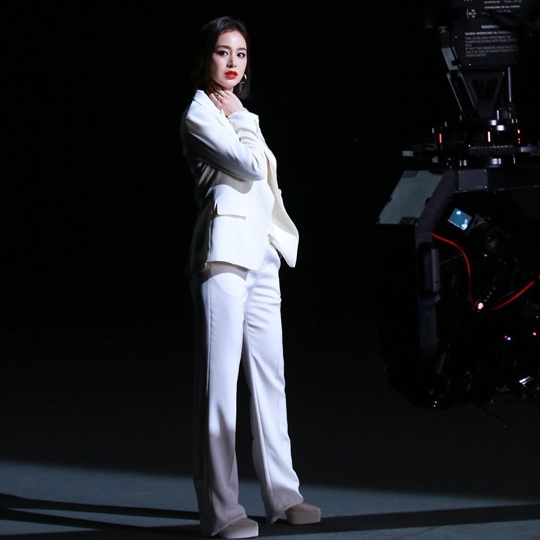 Kim Tae Hee nhan sắc quyến rũ đáng ngưỡng mộ ở tuổi 40 ảnh 22